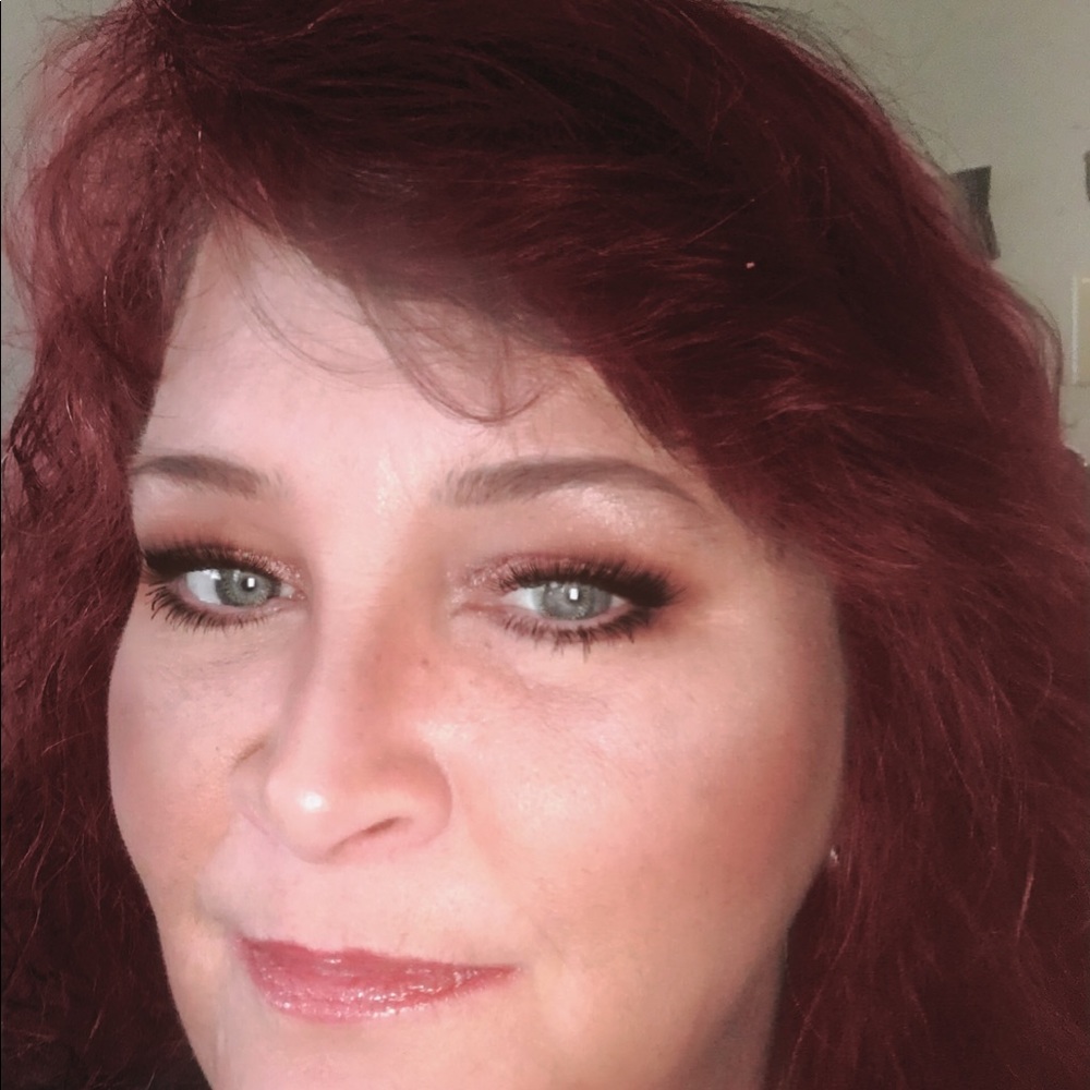 Meet your Posher, Carrie